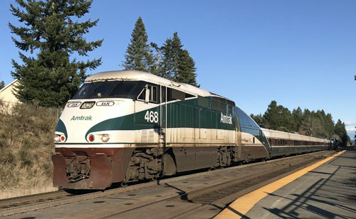 Amtrak 468 pulls Cascades train into Olympia-Lacey